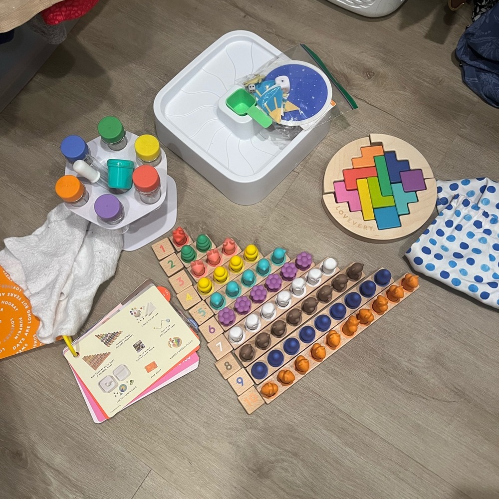 Lovevery Play Set The Problem Solver months 43, 44, 45